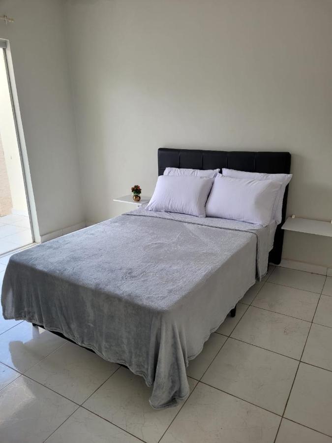 Sobrado 4 Amplo E Confortavel Em Condominio Corumba Bagian luar foto